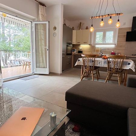Sidus Maris, Spacious Seaside Apartment With Free Parking Martinšćica Zewnętrze zdjęcie