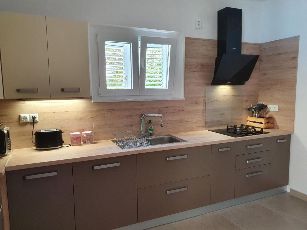 Sidus Maris, Spacious Seaside Apartment With Free Parking Martinšćica Zewnętrze zdjęcie
