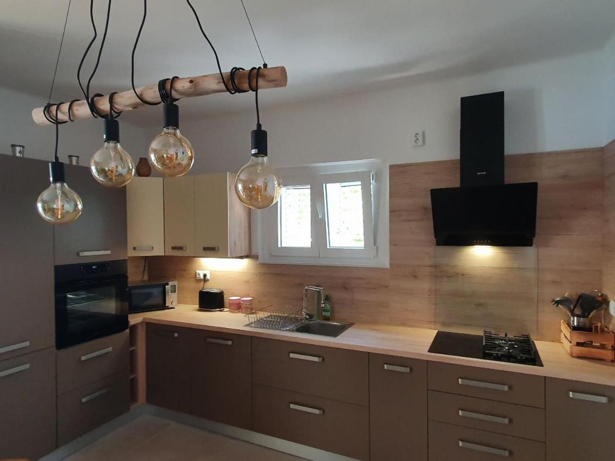 Sidus Maris, Spacious Seaside Apartment With Free Parking Martinšćica Zewnętrze zdjęcie