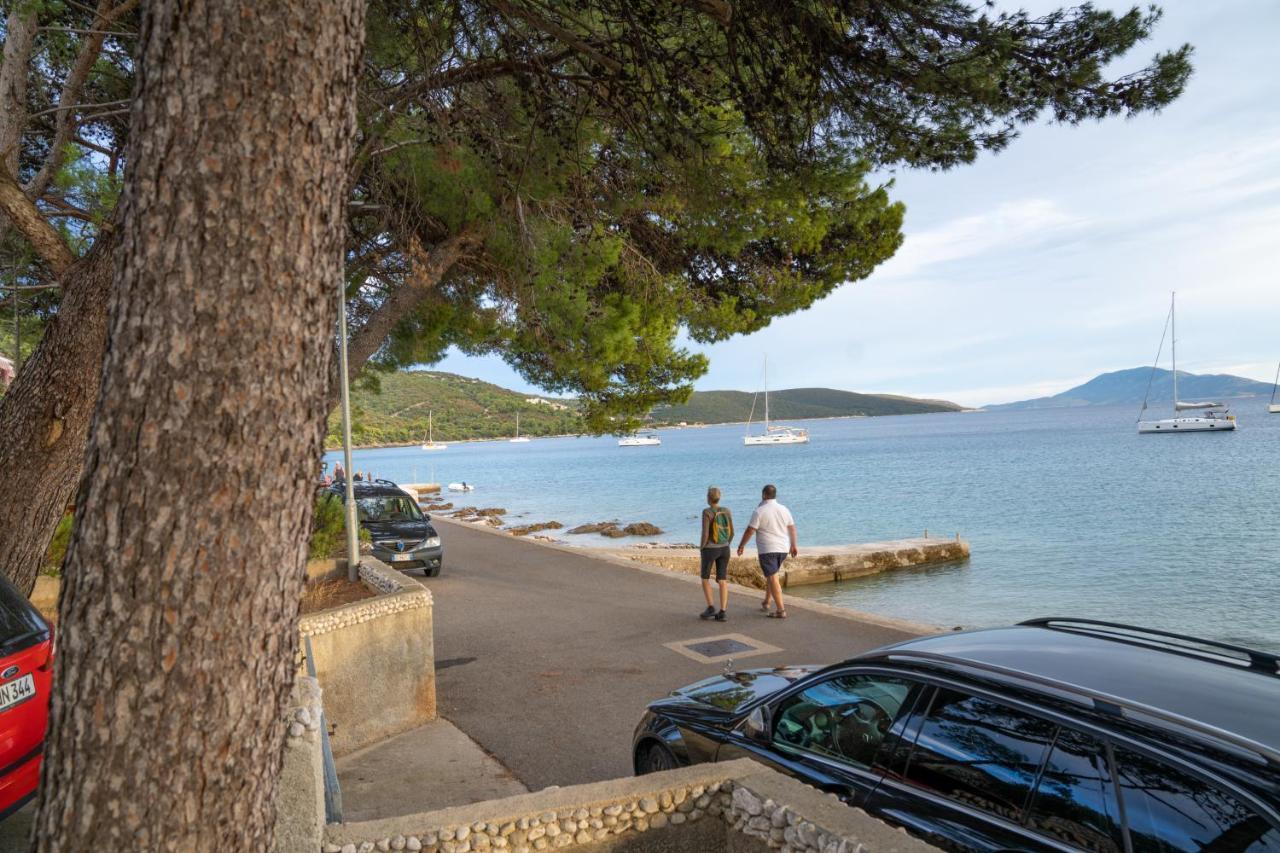 Sidus Maris, Spacious Seaside Apartment With Free Parking Martinšćica Zewnętrze zdjęcie