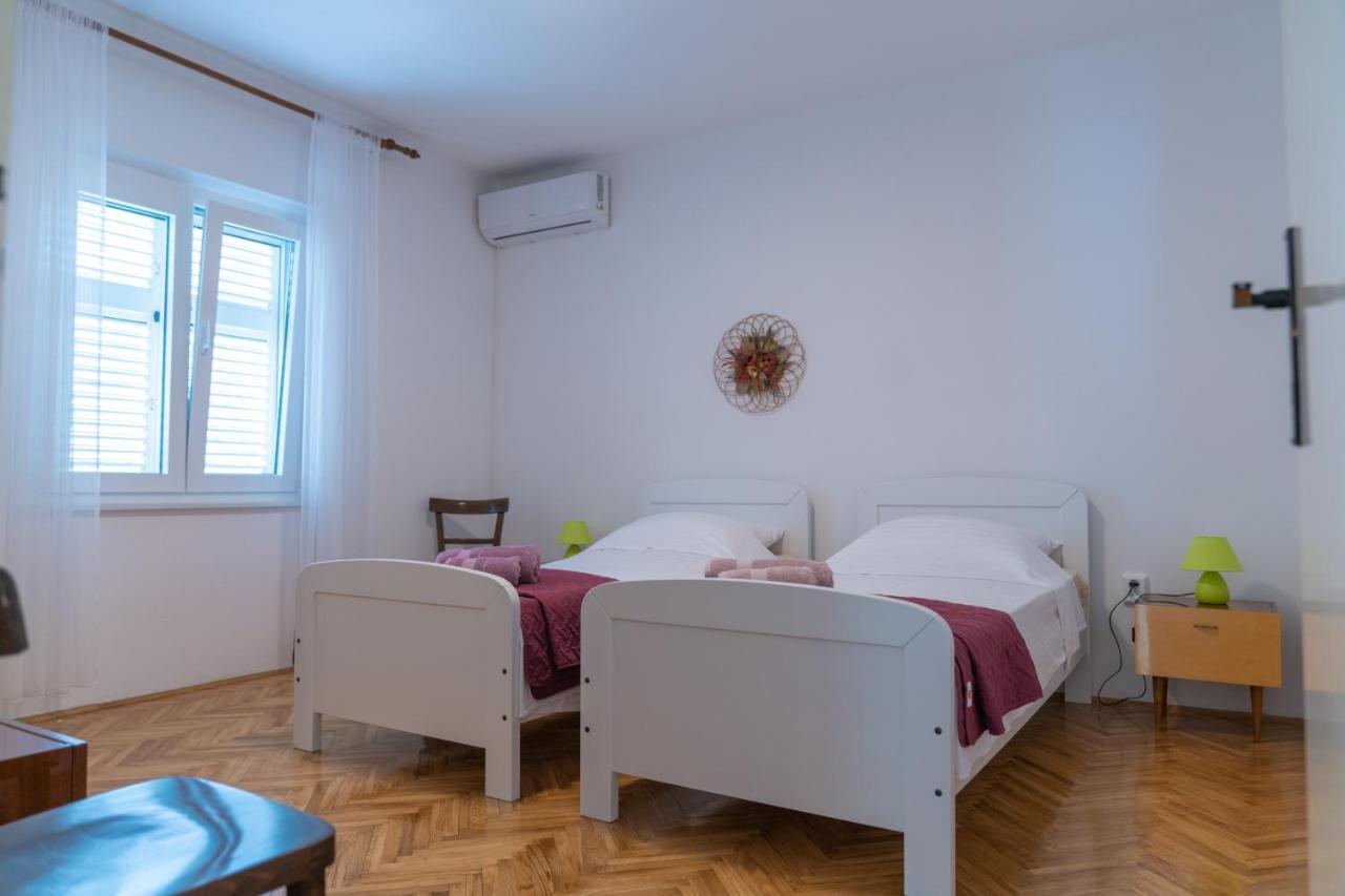 Sidus Maris, Spacious Seaside Apartment With Free Parking Martinšćica Zewnętrze zdjęcie