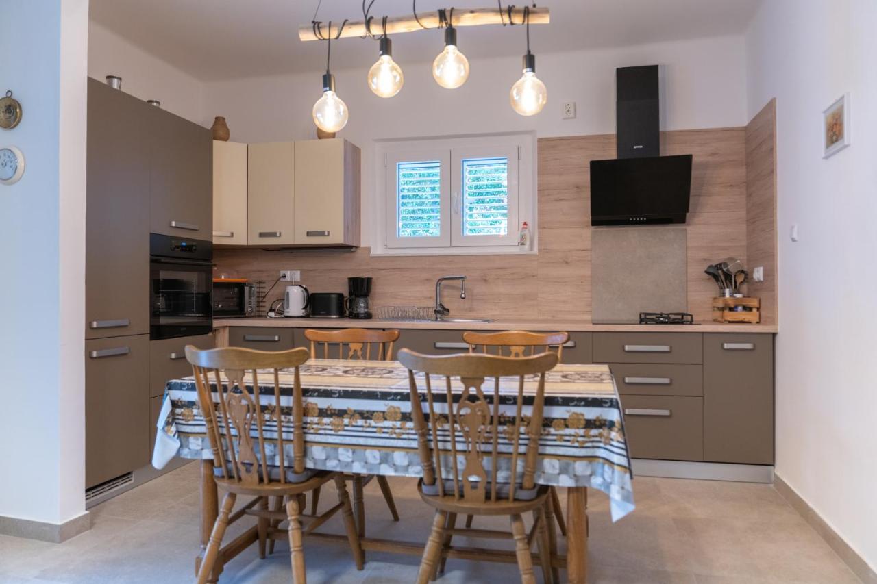 Sidus Maris, Spacious Seaside Apartment With Free Parking Martinšćica Zewnętrze zdjęcie